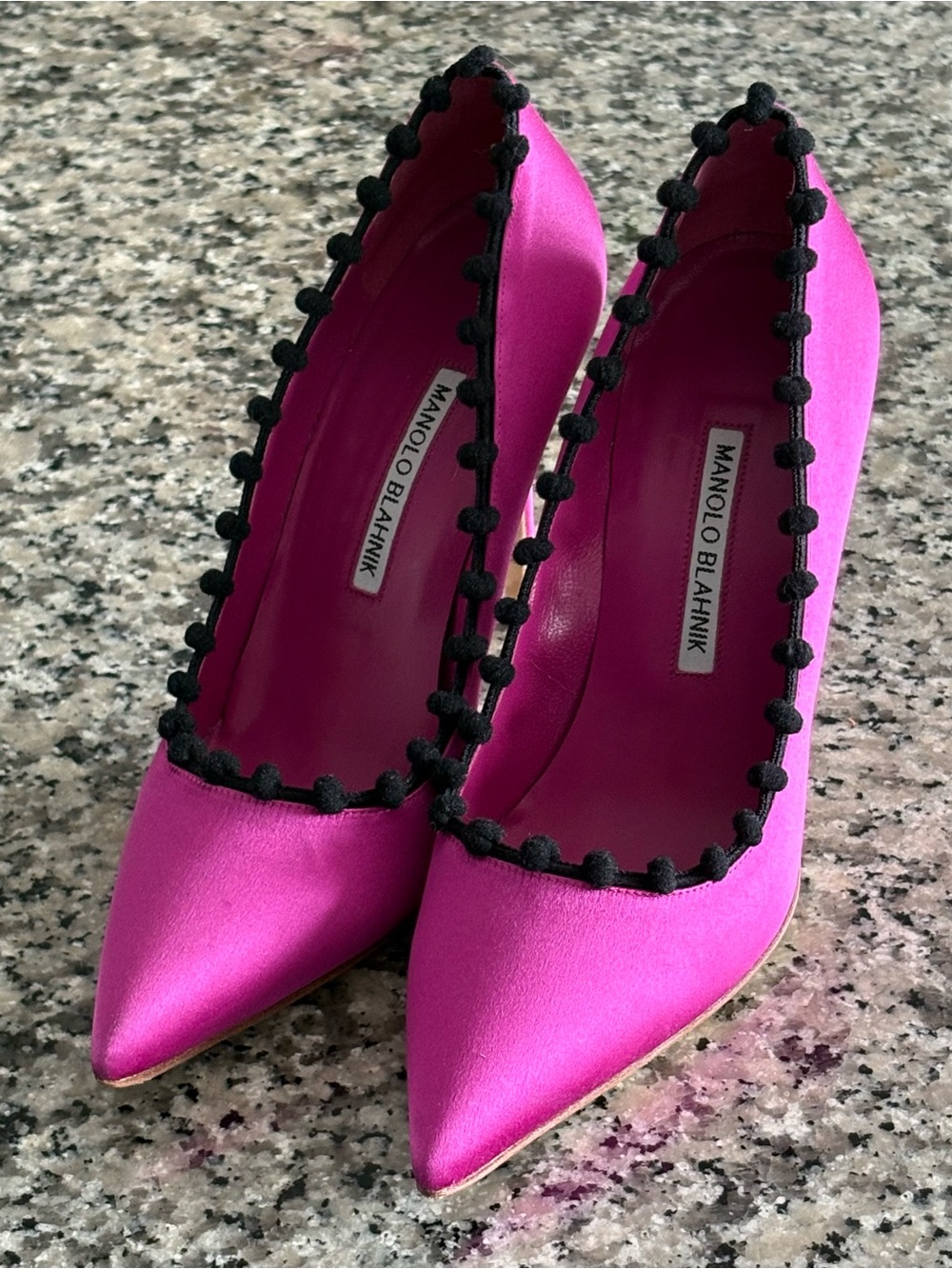 Manolo Blahnik Fuchsia Pink Satin BBPOMPA 105 Pumps, size 38